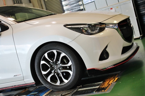 デミオ　ハッチバック 車の泥フラップマツダ2/デミオgeハッチハッチバック2008-2013の